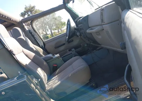 2003 Jeep Wrangler Sahara z USA, uszkodzony, nr VIN 1J4FA59S43P305628